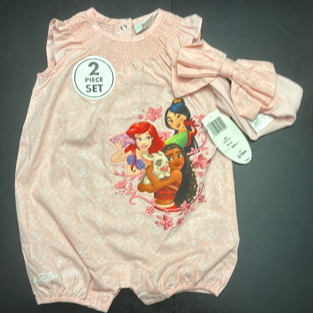 Disney 6m two piece set NWT